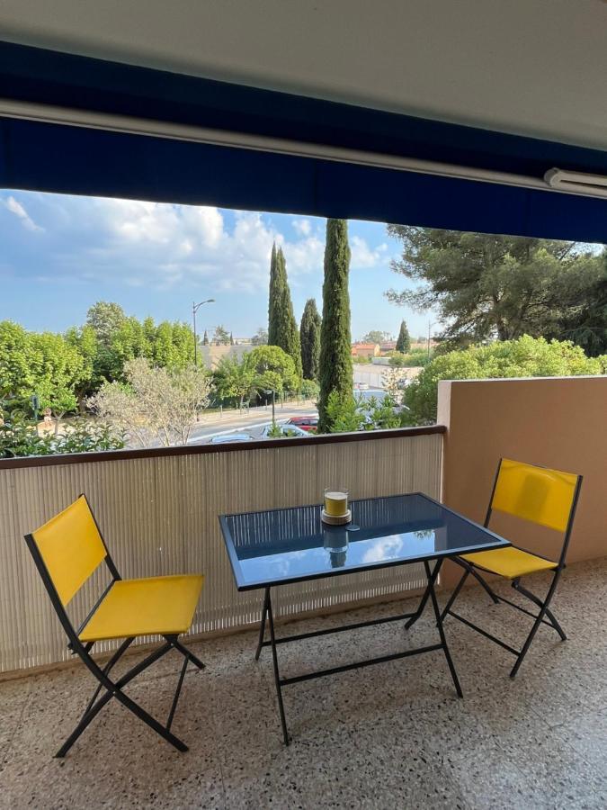 T2 Avec Terrasse & Parking A 5 Min Du Centre, 10 Min Des Plages Hyeres Exterior photo