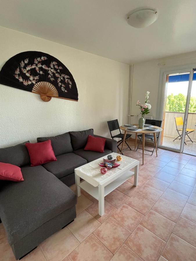 T2 Avec Terrasse & Parking A 5 Min Du Centre, 10 Min Des Plages Hyeres Exterior photo