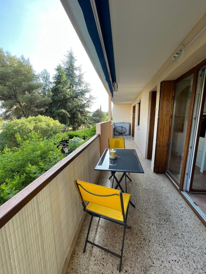 T2 Avec Terrasse & Parking A 5 Min Du Centre, 10 Min Des Plages Hyeres Exterior photo