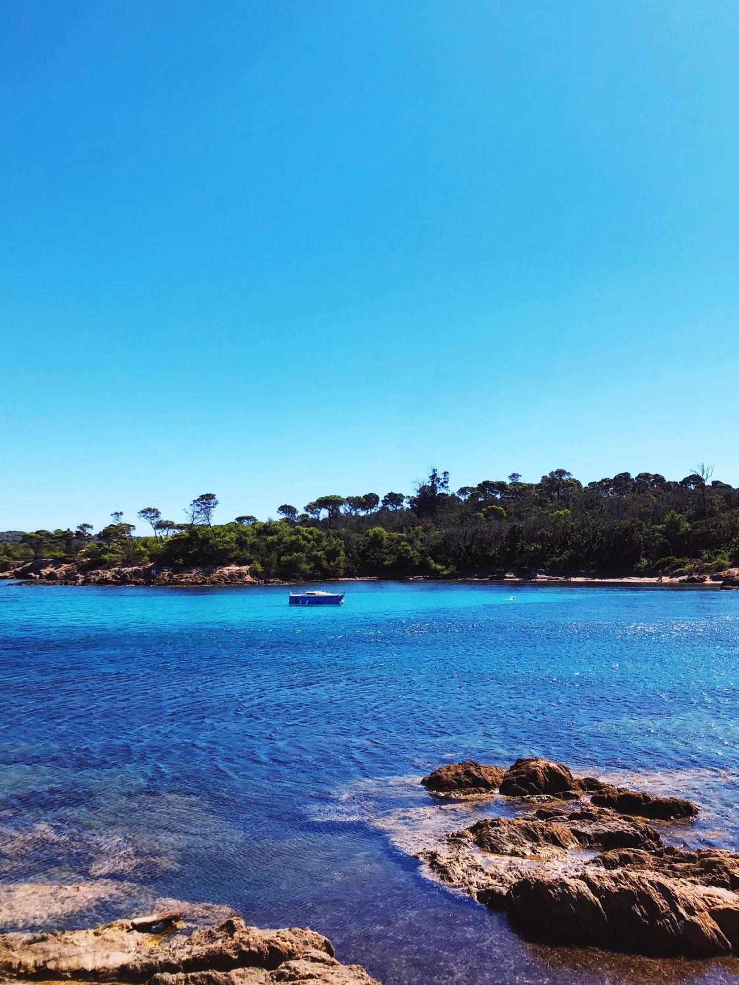 T2 Avec Terrasse & Parking A 5 Min Du Centre, 10 Min Des Plages Hyeres Exterior photo